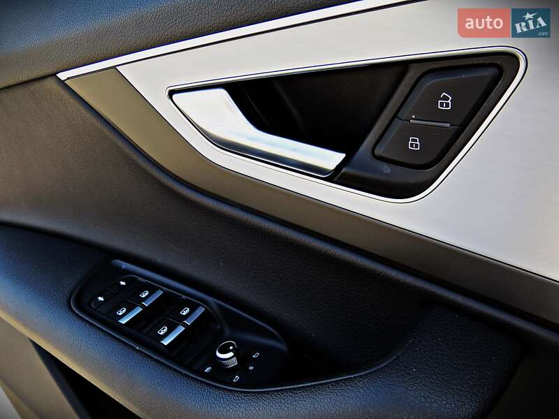 Позашляховик / Кросовер Audi Q7 2019 в Черкасах