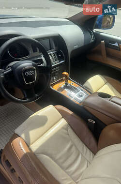 Внедорожник / Кроссовер Audi Q7 2008 в 