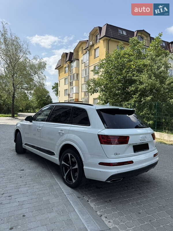 Внедорожник / Кроссовер Audi Q7 2017 в Львове