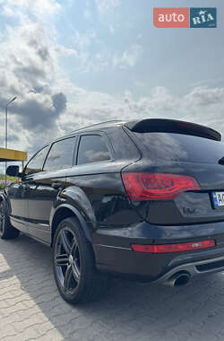 Позашляховик / Кросовер Audi Q7 2013 в 