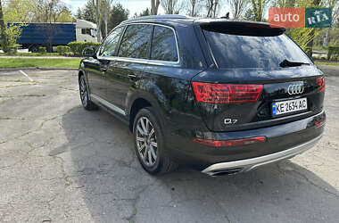Внедорожник / Кроссовер Audi Q7 2018 в 