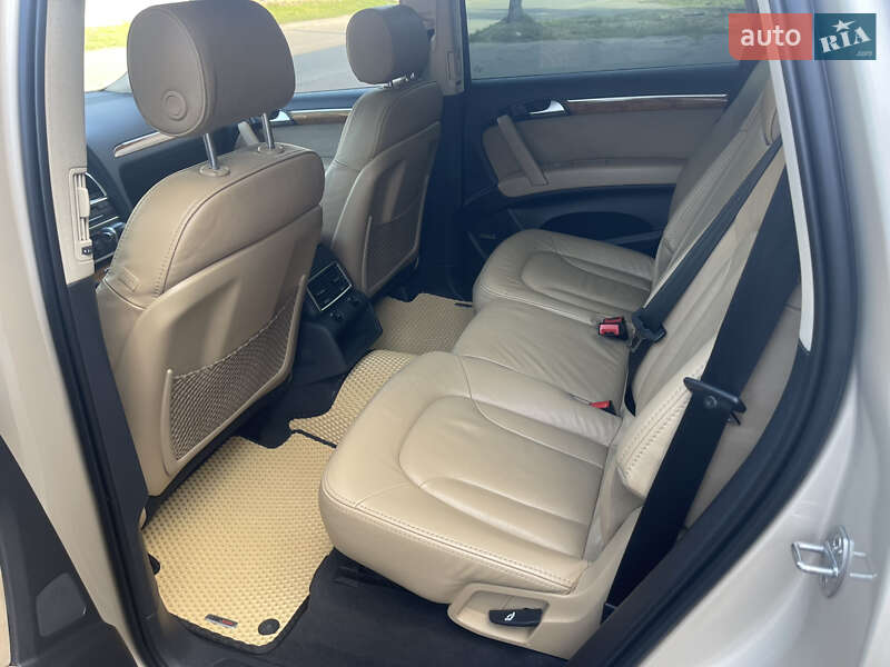 Позашляховик / Кросовер Audi Q7 2012 в Конотопі