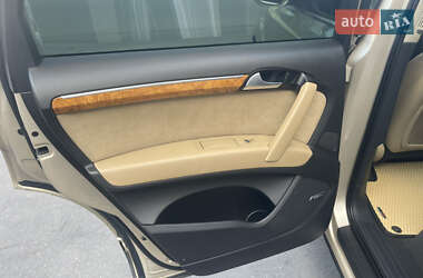 Внедорожник / Кроссовер Audi Q7 2012 в 