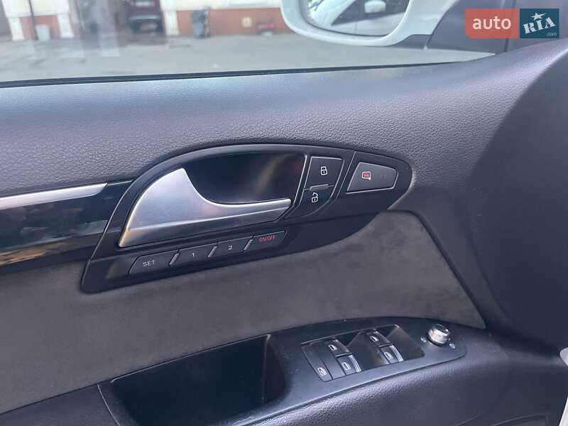 Позашляховик / Кросовер Audi Q7 2012 в Одесі