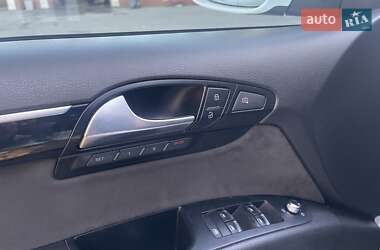 Позашляховик / Кросовер Audi Q7 2012 в 