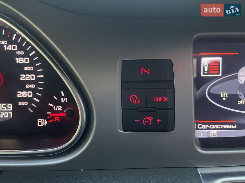 Позашляховик / Кросовер Audi Q7 2012 в Одесі