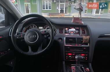 Позашляховик / Кросовер Audi Q7 2012 в 