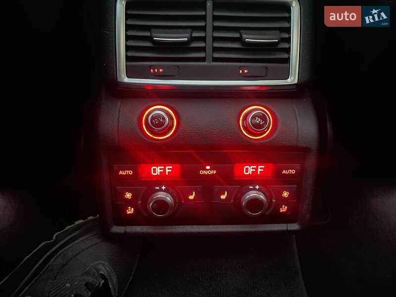 Позашляховик / Кросовер Audi Q7 2012 в Одесі