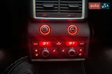 Позашляховик / Кросовер Audi Q7 2012 в 