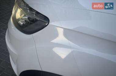 Позашляховик / Кросовер Audi Q7 2012 в 