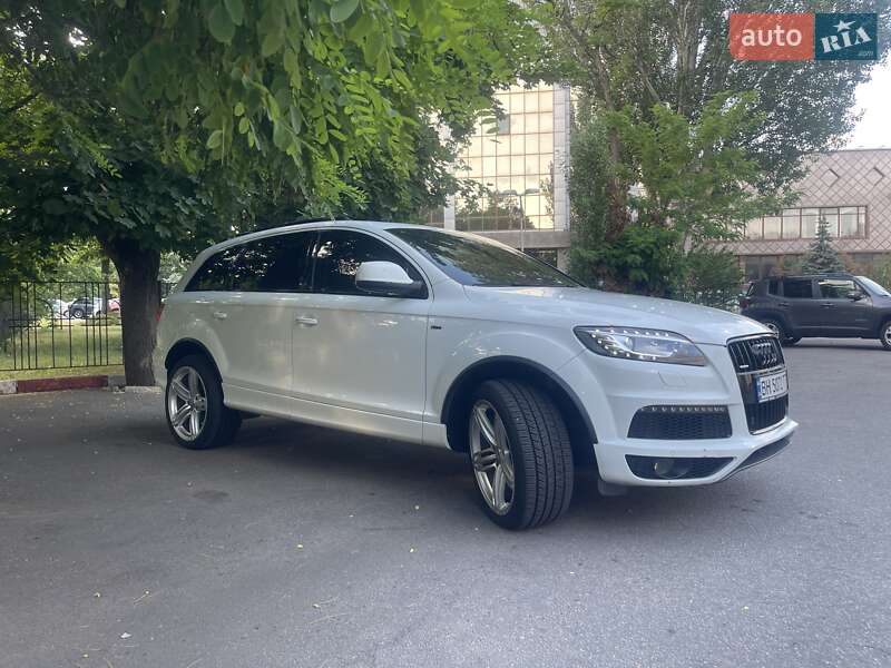 Позашляховик / Кросовер Audi Q7 2012 в Одесі