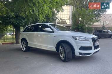 Позашляховик / Кросовер Audi Q7 2012 в 
