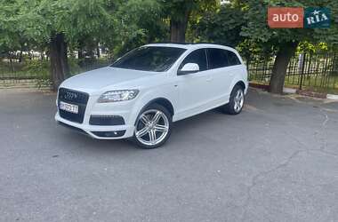 Позашляховик / Кросовер Audi Q7 2012 в 