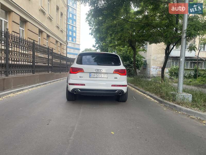 Позашляховик / Кросовер Audi Q7 2012 в Одесі