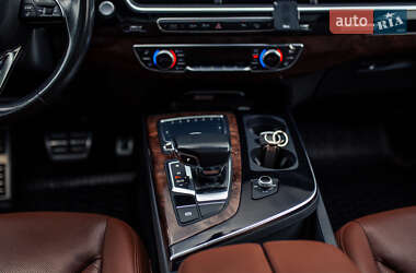 Внедорожник / Кроссовер Audi Q7 2017 в 