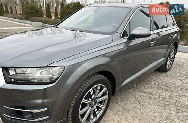 Внедорожник / Кроссовер Audi Q7 2018 в 