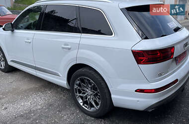 Внедорожник / Кроссовер Audi Q7 2019 в 