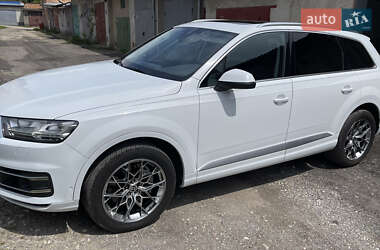 Внедорожник / Кроссовер Audi Q7 2019 в 