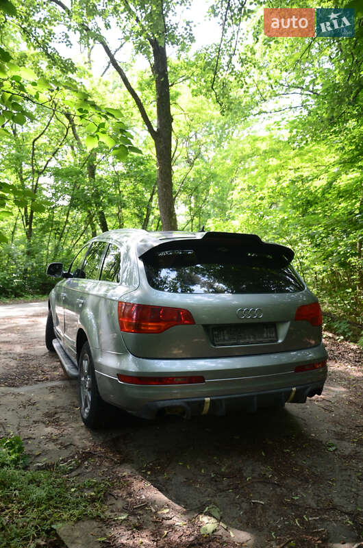 Внедорожник / Кроссовер Audi Q7 2006 в Черновцах