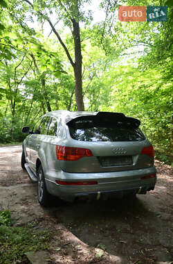 Позашляховик / Кросовер Audi Q7 2006 в 