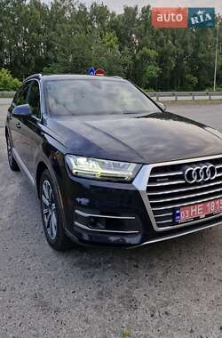 Внедорожник / Кроссовер Audi Q7 2017 в 