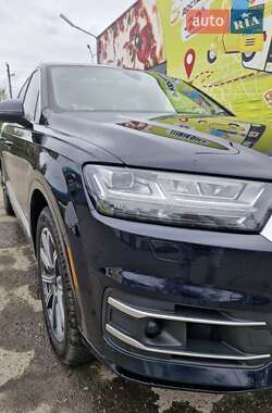 Внедорожник / Кроссовер Audi Q7 2017 в 