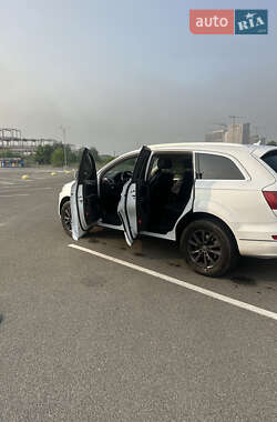 Внедорожник / Кроссовер Audi Q7 2012 в 