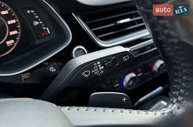 Внедорожник / Кроссовер Audi Q7 2017 в 