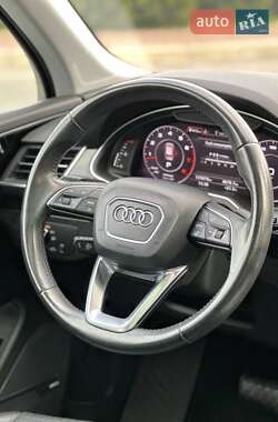 Позашляховик / Кросовер Audi Q7 2015 в 