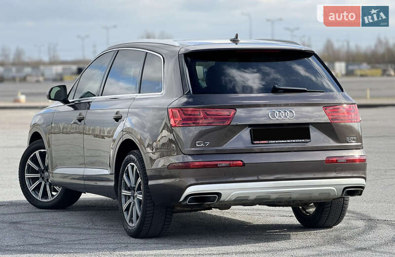 Внедорожник / Кроссовер Audi Q7 2016 в Коростене