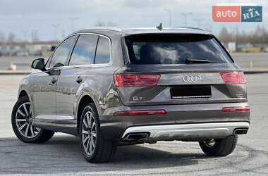 Внедорожник / Кроссовер Audi Q7 2016 в 
