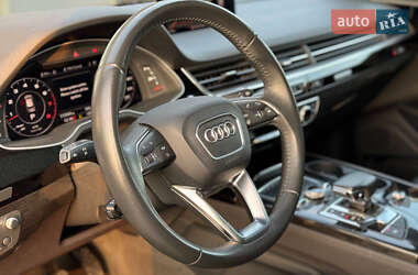 Внедорожник / Кроссовер Audi Q7 2018 в 