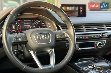 Внедорожник / Кроссовер Audi Q7 2018 в 