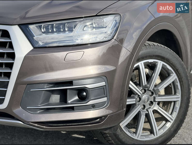 Внедорожник / Кроссовер Audi Q7 2016 в Коростене