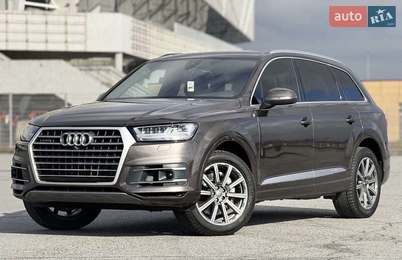 Внедорожник / Кроссовер Audi Q7 2016 в Коростене