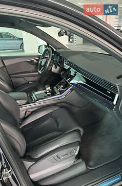 Позашляховик / Кросовер Audi Q7 2020 в 