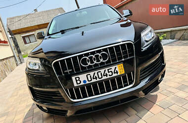 Внедорожник / Кроссовер Audi Q7 2015 в 