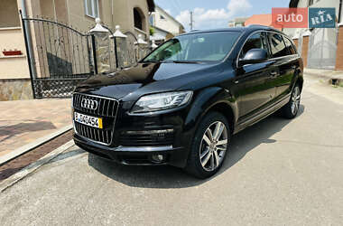 Внедорожник / Кроссовер Audi Q7 2015 в 