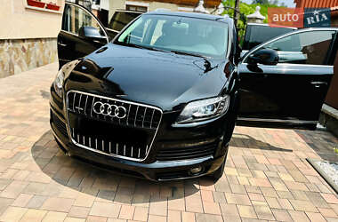 Внедорожник / Кроссовер Audi Q7 2015 в 