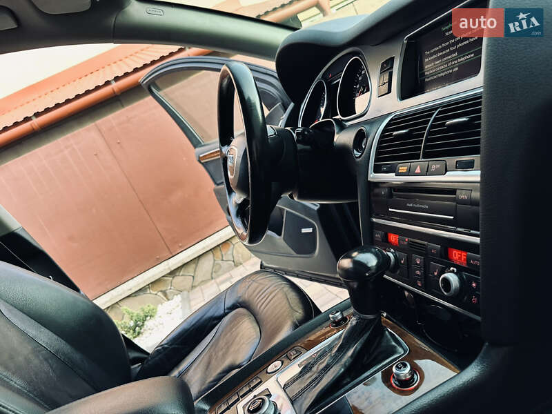 Внедорожник / Кроссовер Audi Q7 2015 в Нижней Апше