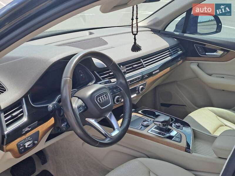 Внедорожник / Кроссовер Audi Q7 2016 в Днепре