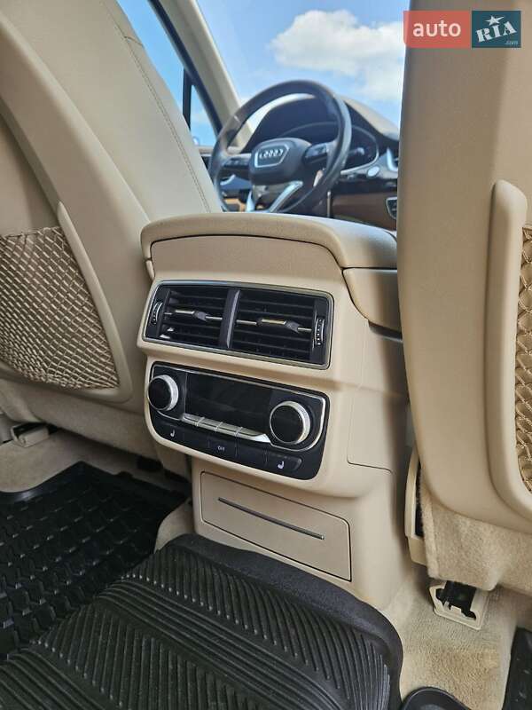 Внедорожник / Кроссовер Audi Q7 2016 в Днепре