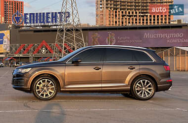 Внедорожник / Кроссовер Audi Q7 2018 в 
