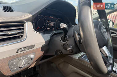 Позашляховик / Кросовер Audi Q7 2018 в 