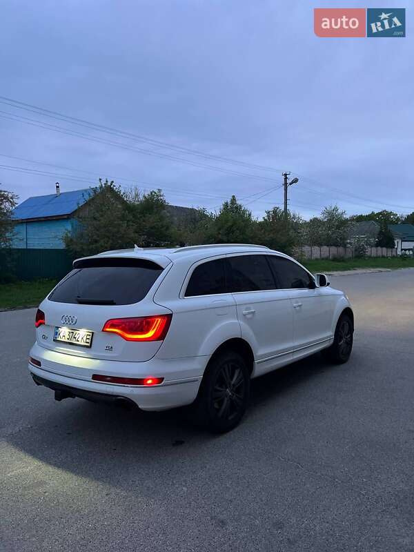 Внедорожник / Кроссовер Audi Q7 2011 в Новгород-Северском
