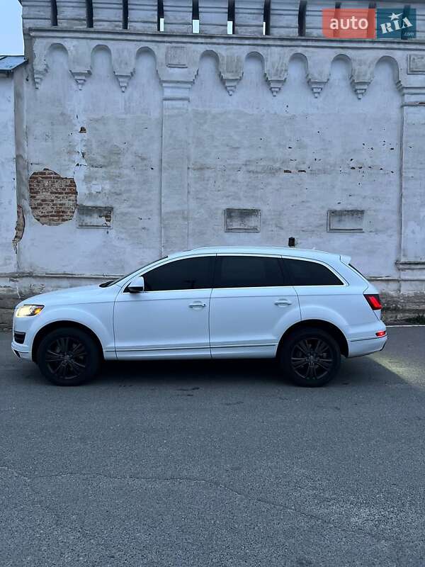 Внедорожник / Кроссовер Audi Q7 2011 в Новгород-Северском