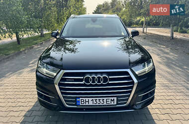 Внедорожник / Кроссовер Audi Q7 2016 в 