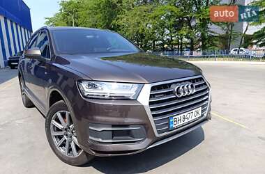 Внедорожник / Кроссовер Audi Q7 2016 в 