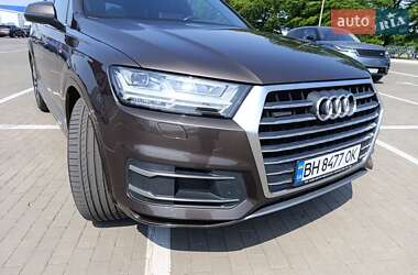 Внедорожник / Кроссовер Audi Q7 2016 в 