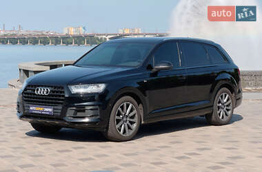 Позашляховик / Кросовер Audi Q7 2017 в Дніпрі